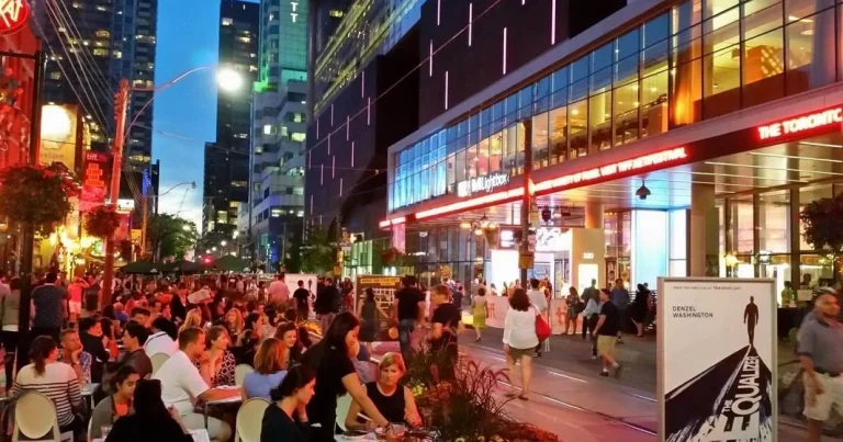 Top 4 Must-Visit Festivals in Toronto