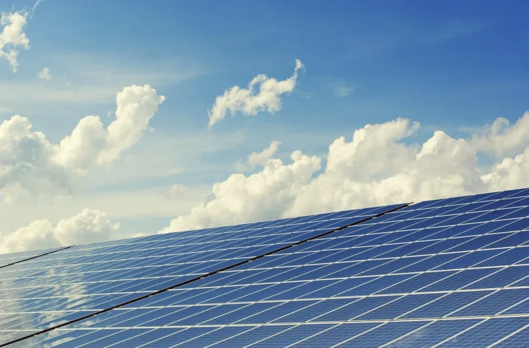 9 Key Tips on How to Get the Best Solar Energy Deal for Your Two Story House