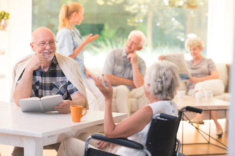 The Benefits of Senior Living Homes for Active 75 Year Olds